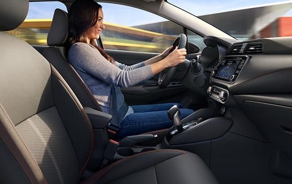 2023 nissan versa passenger side
